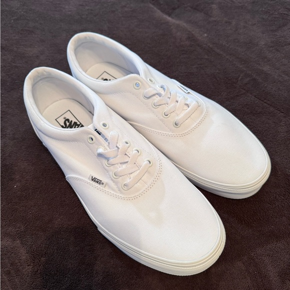 Brand new authentics men’s size 12. - Picture 3 of 4